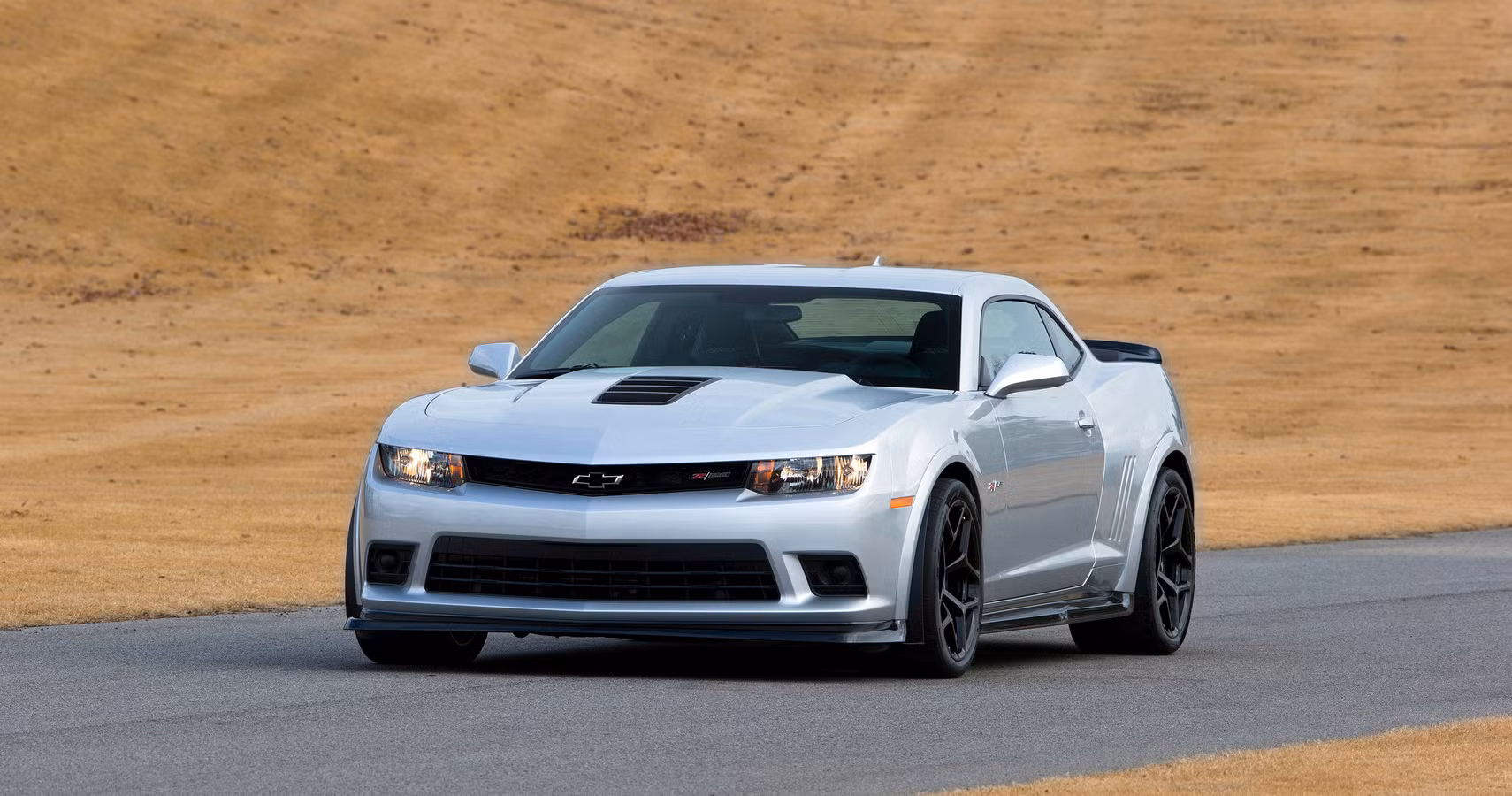 Chevrolet Camaro Z/28 on track